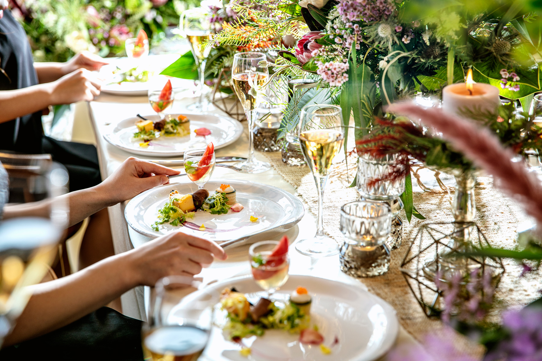 美味しい料理とテーブルコーディネート